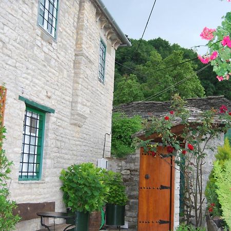 Tritoxo Guesthouse Koukkouli ภายนอก รูปภาพ