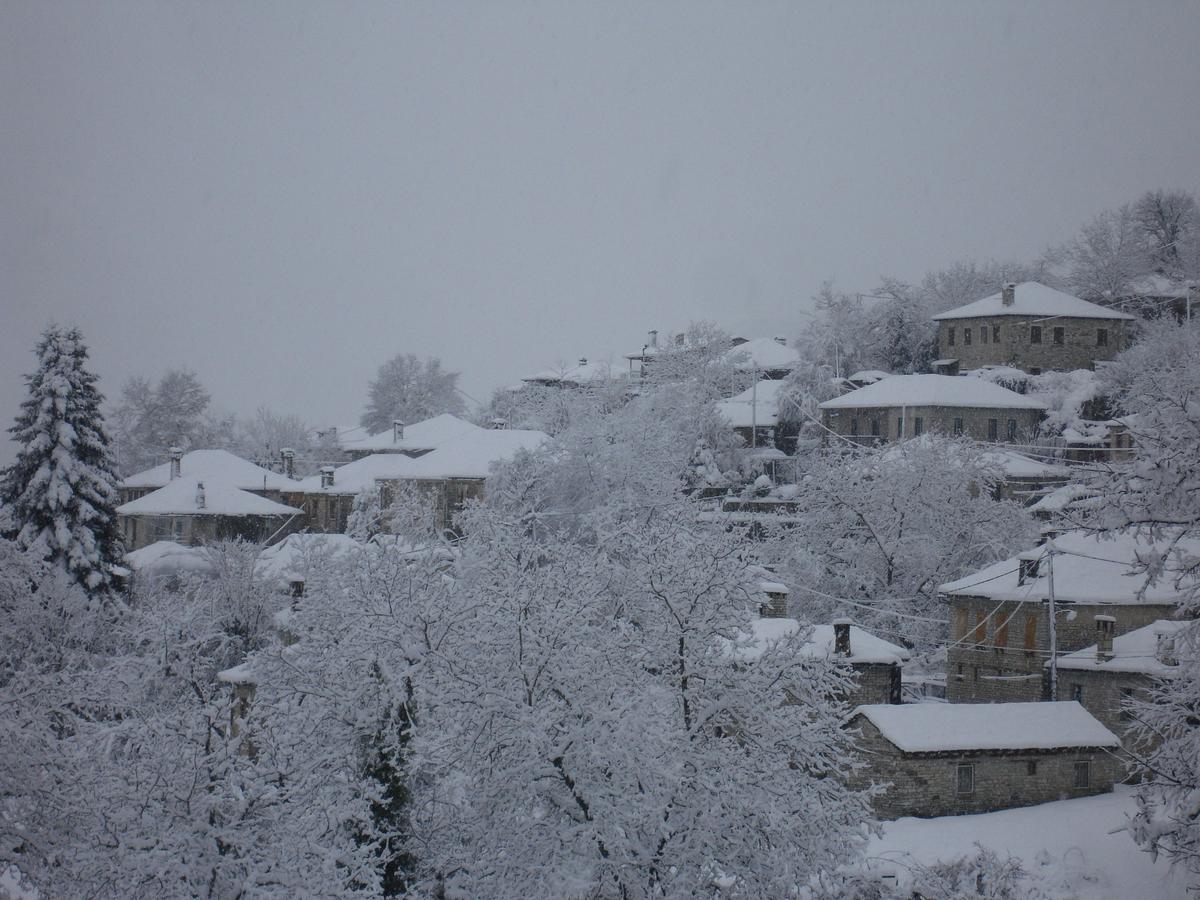 Tritoxo Guesthouse Koukkouli ภายนอก รูปภาพ