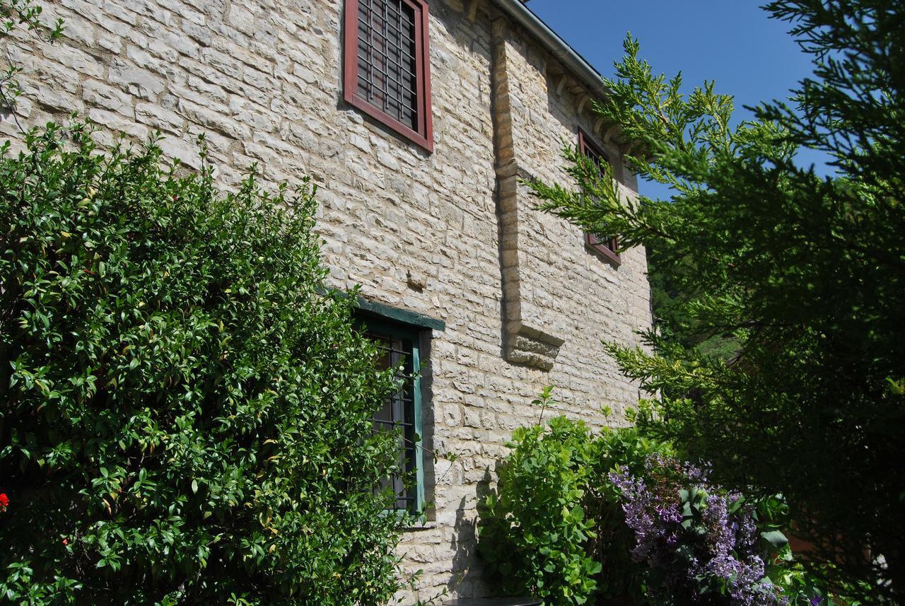 Tritoxo Guesthouse Koukkouli ภายนอก รูปภาพ